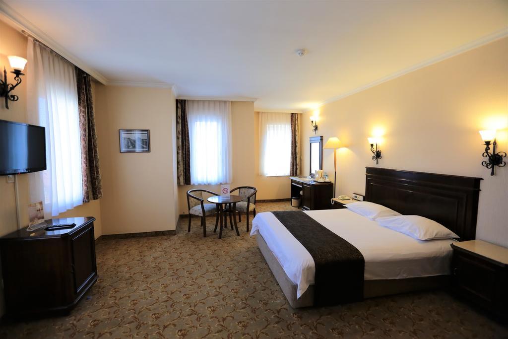 Montania Town Hotel Mudanya บูร์ซา ภายนอก รูปภาพ